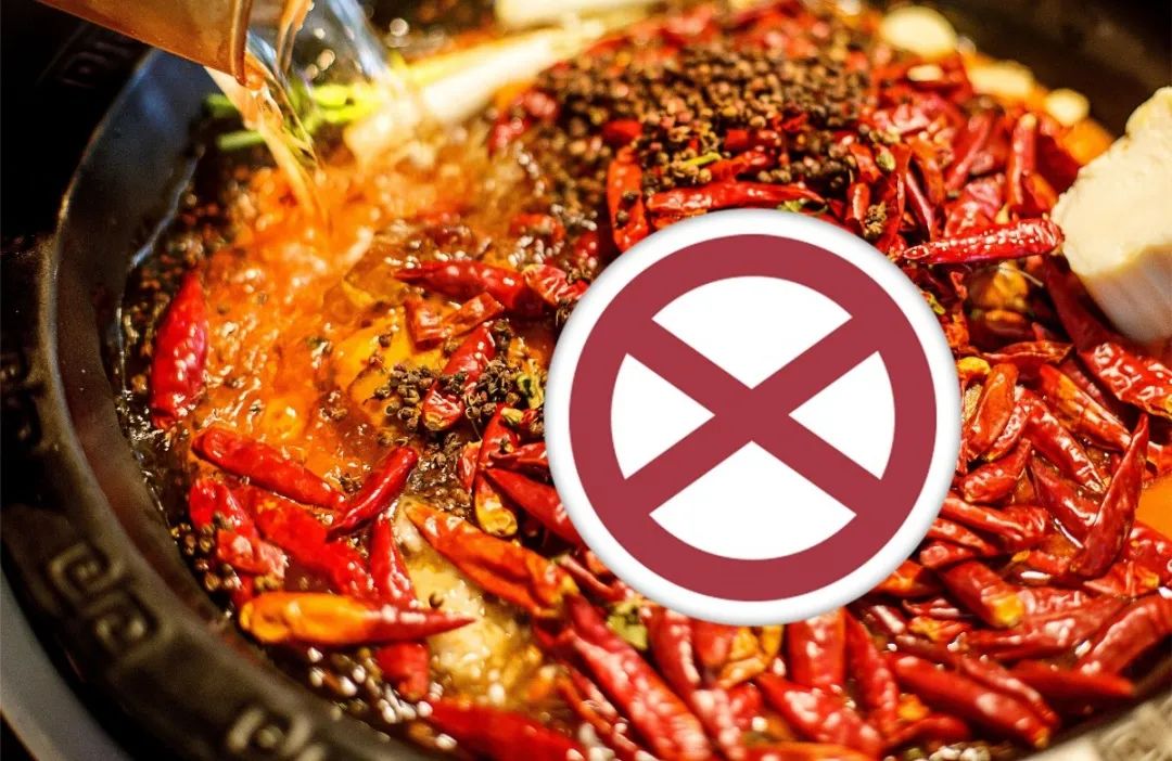 外阴白斑患者在治疗期间应如何与医生进行配合？