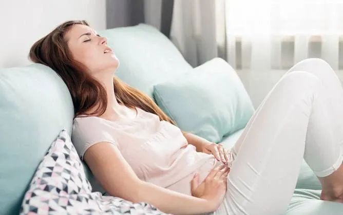 外阴白斑是如何导致外阴萎缩的? 外阴白斑是如何导致外阴萎缩的?
